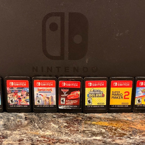 Nintendo Switch Console - Picture 6 of 6